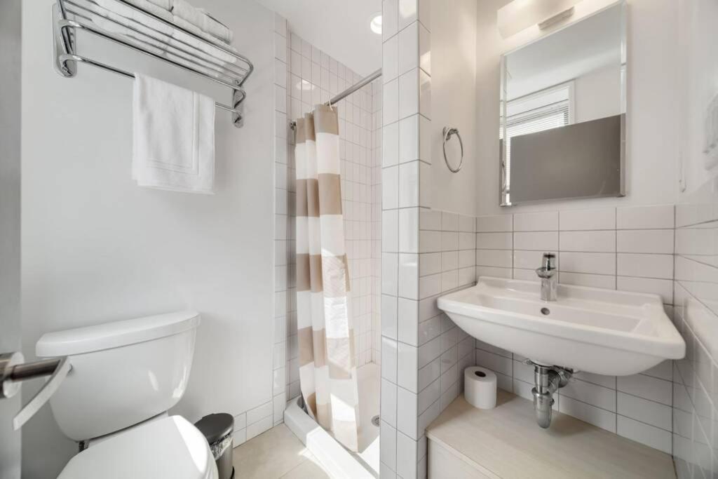 Simple Furnished Studio In The Heart Of Boston Exterior photo